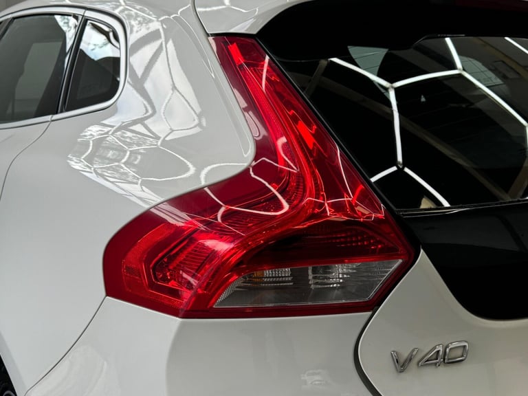 2015 Volvo V40 1.6 D2 R-Design Euro 5 (s/s) 5dr HATCHBACK Diesel Manual