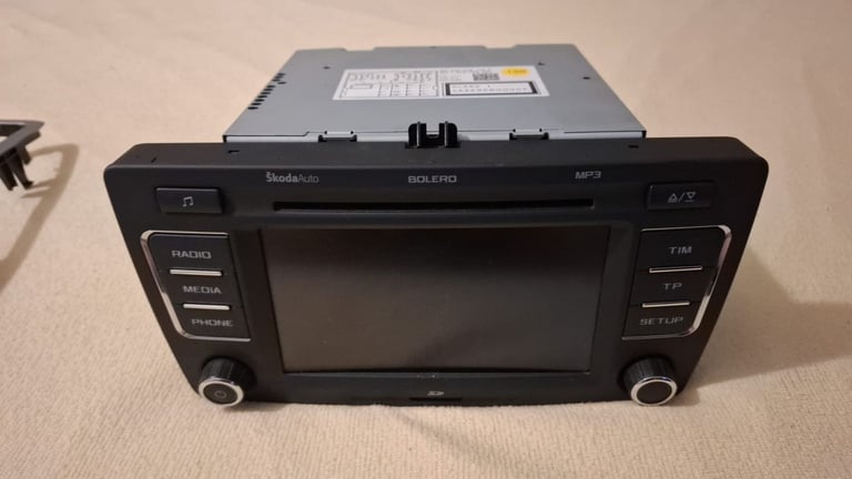 SKODA OCTAVIA MK2 2009-2013 CD PLAYER RADIO HEAD UNIT 1Z0 035 156 F