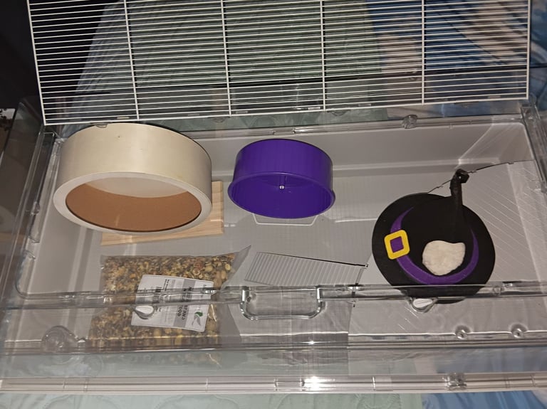 *unused* large Ferplast cage (with new accessories)