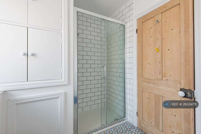 3 bedroom house in Gladstone Road, Whitstable, CT5 (3 bed) (#2633475)