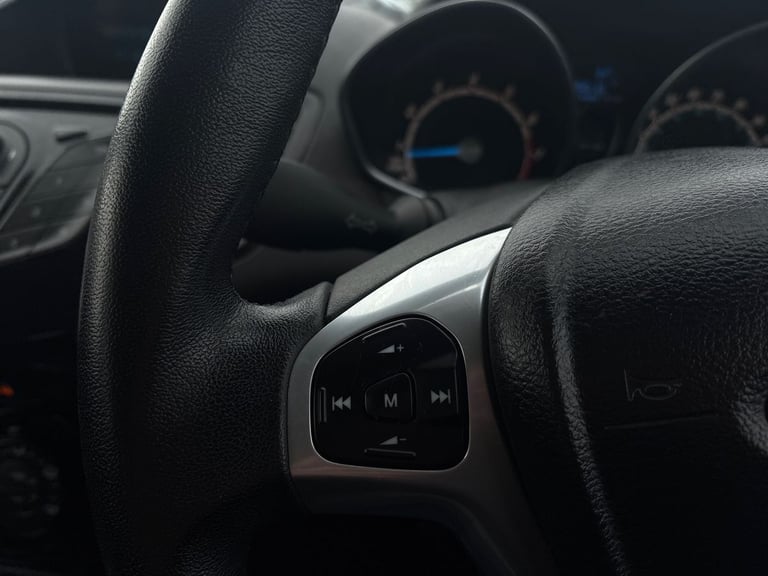2013 Ford Fiesta 1.25 82 Zetec 5dr Hatchback PETROL Manual