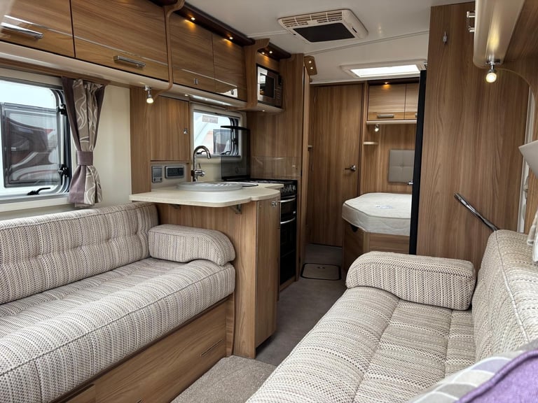 2017 BAILEY UNICORN VALENCIA, 4 BERTH CARAVAN ALDE, A/C, WITH A FIXED BED