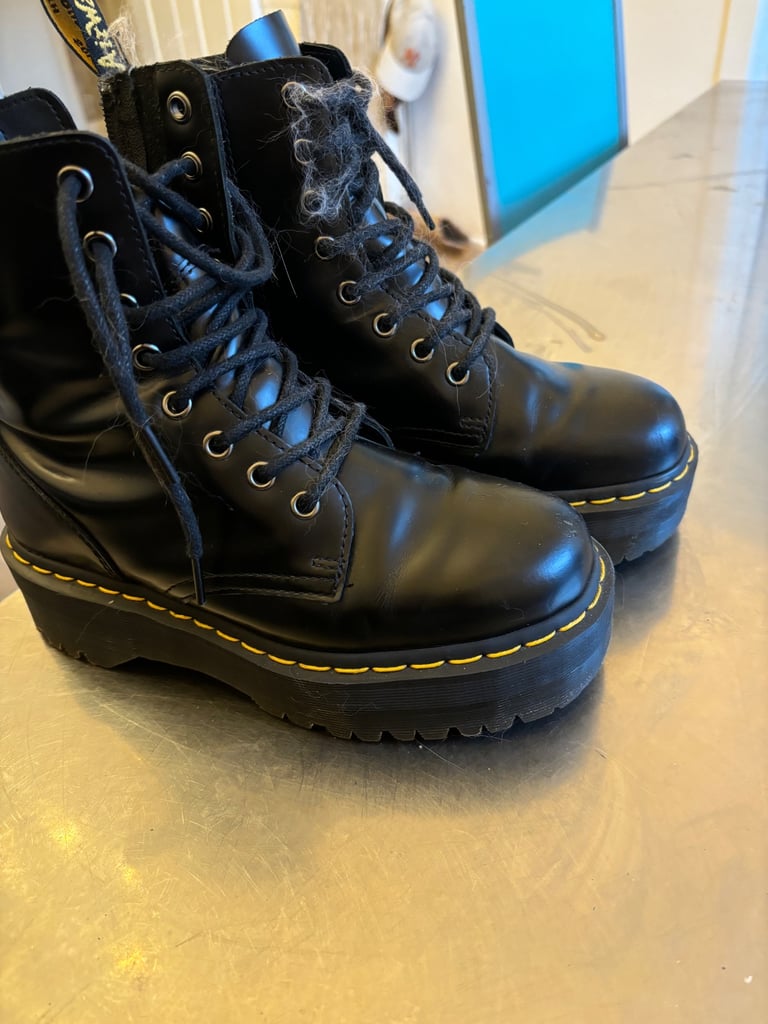 image for Dr martens 