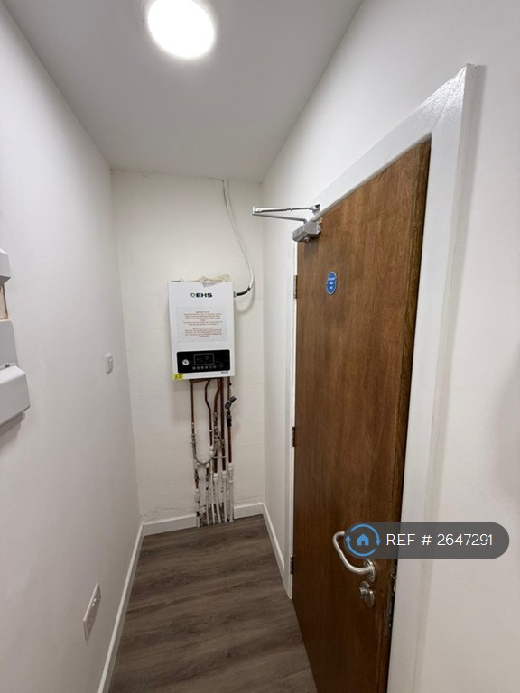 1 bedroom flat in Glumangate, Chesterfield, S40 (1 bed) (#2647291)