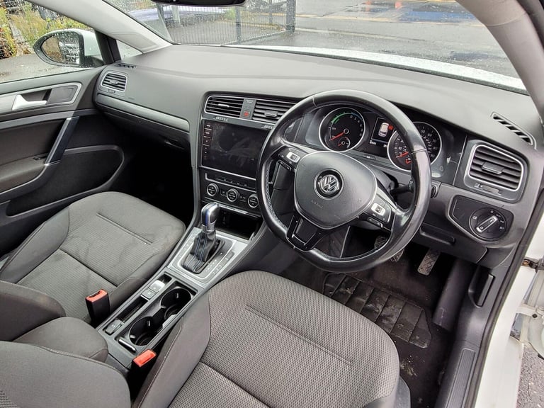  Volkswagen Golf 35.8kWh e-Golf Auto 5dr Electric Automatic