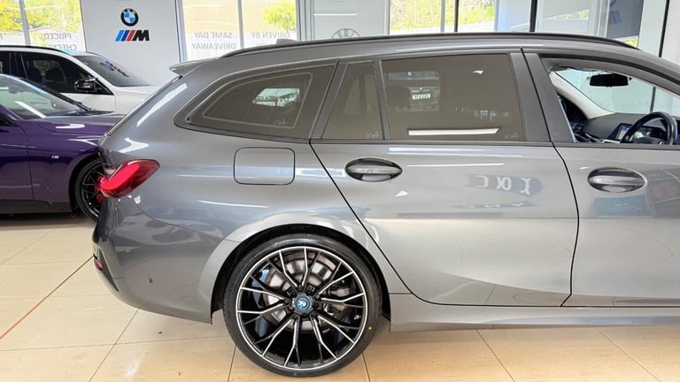 2022 BMW 3 Series 2.0 330e 12kWh SE Pro Touring Auto Euro 6 (s/s) 5dr Estate PETROL/ELECTRIC Auto...