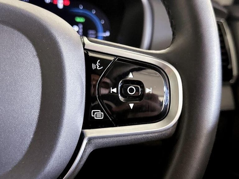 2022 Volvo XC90 2.0h T8 Recharge 18.8kWh Plus Auto 4WD Euro 6 (s/s) 5dr Automatic SUV Hybrid Auto...
