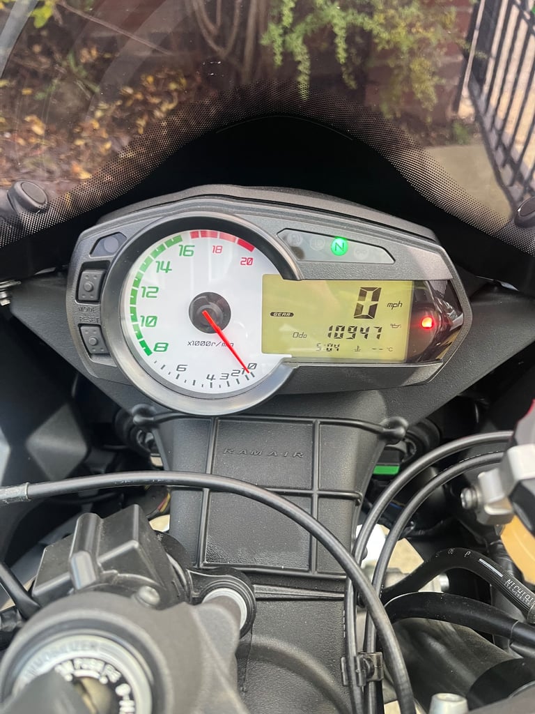 Kawasaki, Ninja ZX 6R, 2010, 599 (cc)