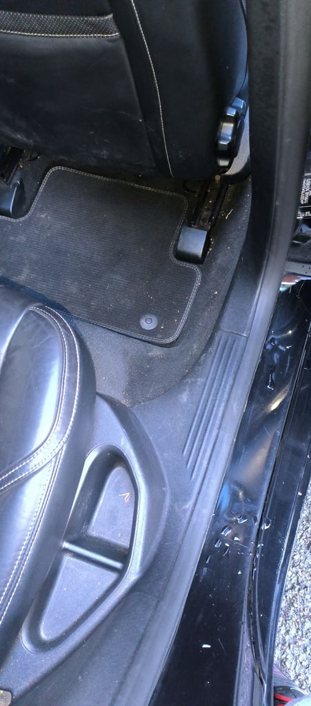 Volvo, V40 D4 R Design Pro, Hatchback, 2017, Manual, 1969 (cc), 5 doors - Price Negotiable.