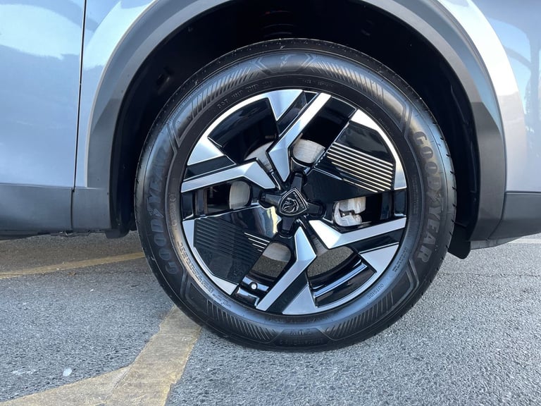 2025 Peugeot 2008 1.2 PureTech 130 Allure 5dr Estate Petrol Manual