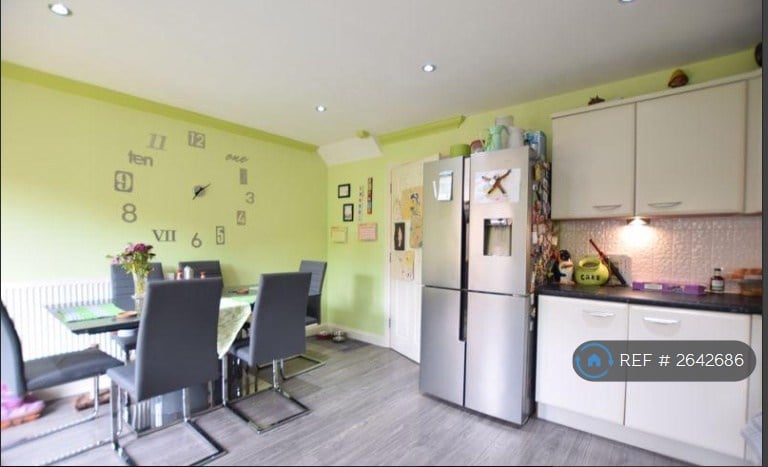 4 bedroom house in Fuggle Drive, Aylesbury, HP21 (4 bed) (#2642686)