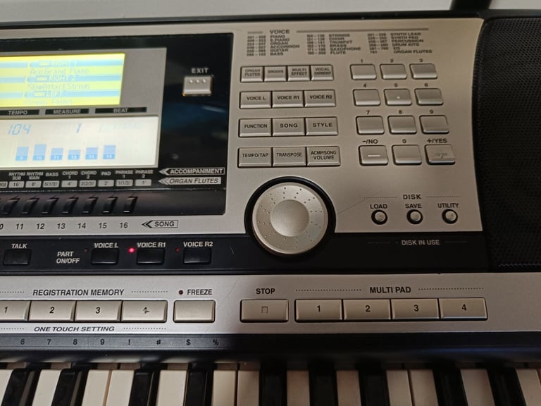 Yamaha PSR 740 arranger keyboard
