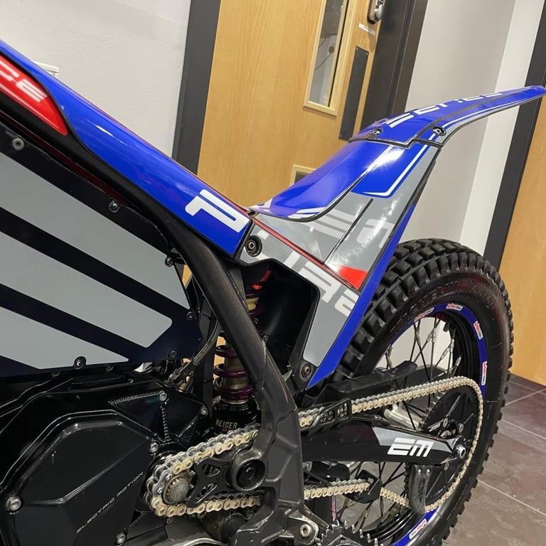 2023 EM EPURE RACE ** EXCELLENT CONDITION** EX-DEMO USED ELECTRIC TRIAL