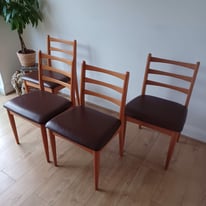 Scandinavian Style Retro Set of Dining Chairs Mid Century 🚚 Available