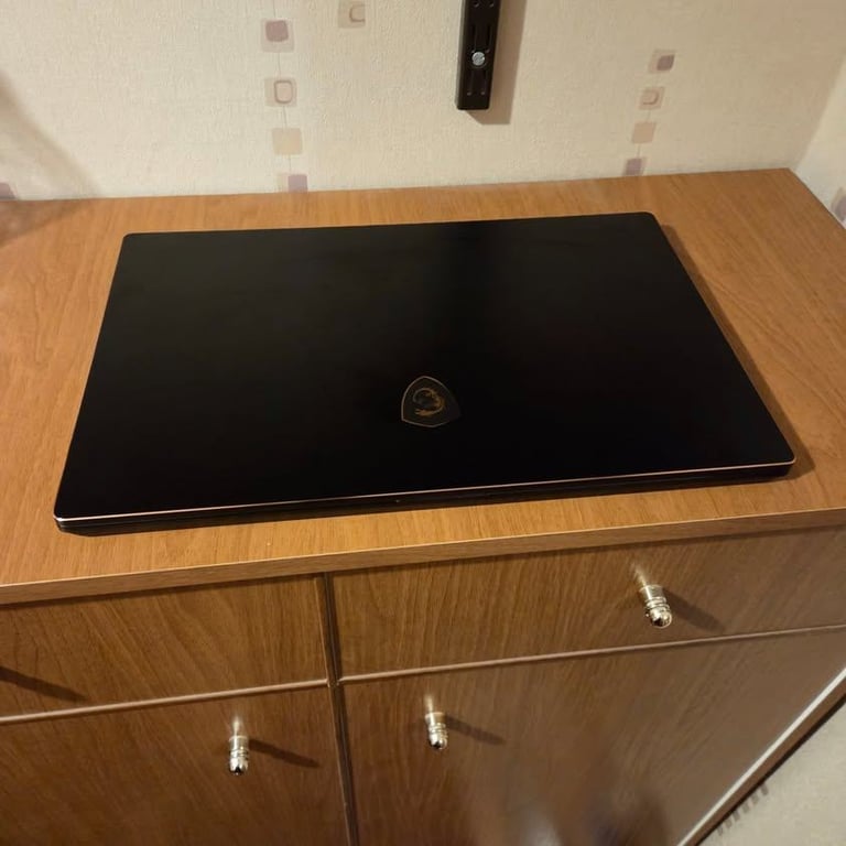 MSI GS75 Stealth 8SF Core i7-8750H RTX 2070 MaxQ 17.3 Inch 144hz Gaming Laptop