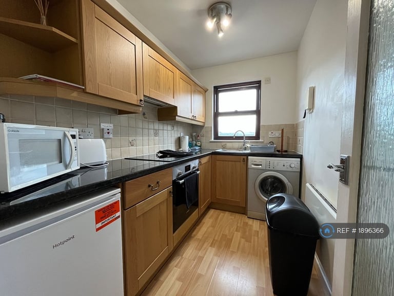 1 bedroom flat in Cathedral Court, Elgin, IV30 (1 bed) (#1896366)