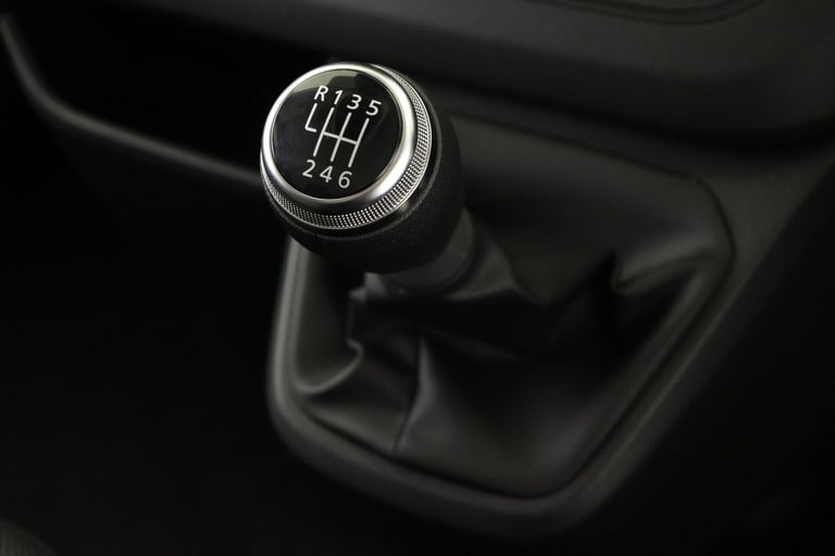 2025 Renault Trafic LL30 Blue dCi 130 Advance [Safety] Crew Van WINDOW VAN DIESEL Manual