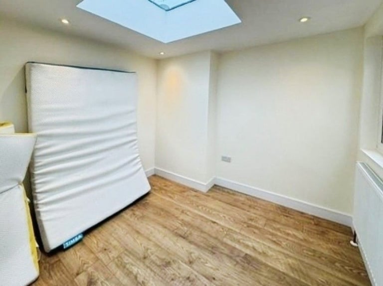 6Bed 3Bath House to rent in Harrow - Thomson Road