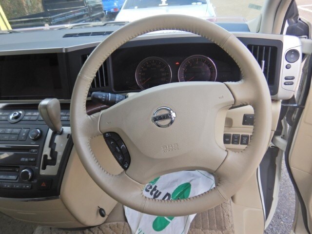 2004 Nissan Elgrand 3.5 X AUTOMATIC 4X4 * 8 SEATER RECLINING BUSINESS SEATS * ONLY 38000 MILES   ...