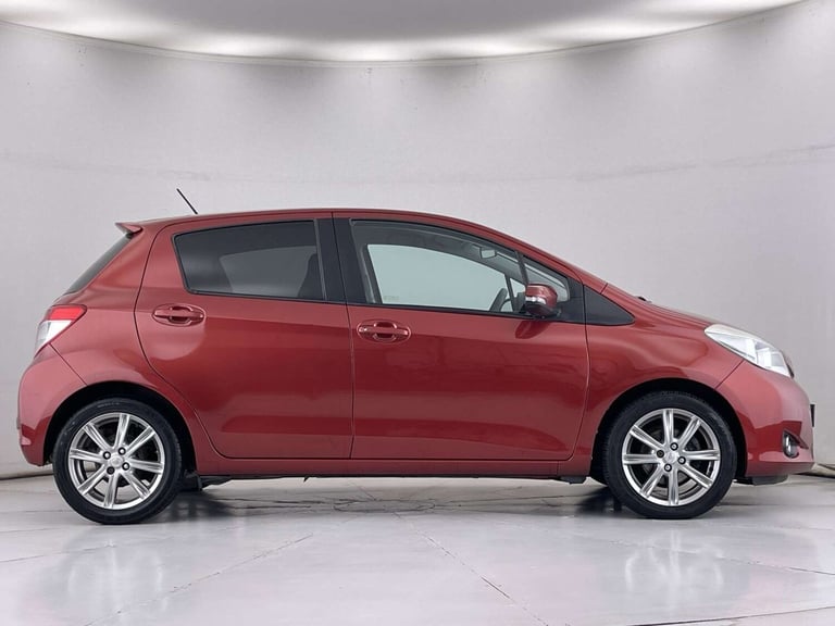 2012 Toyota Yaris 1.3 Yaris SR VVT-i 5dr Hatchback Petrol Manual