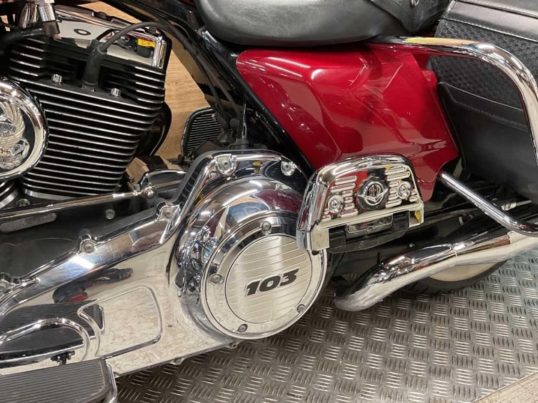 HARLEY-DAVIDSON ROADKING FLHRC