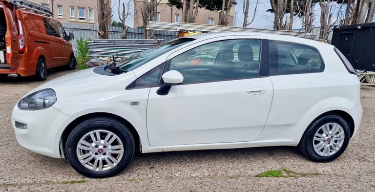 2014 Fiat Punto 1.2 Easy 3dr HATCHBACK Petrol Manual