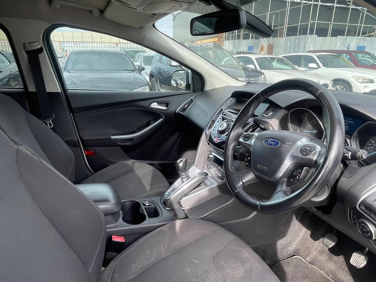 2011 Ford Focus 1.6 Titanium Euro 5 5dr HATCHBACK Petrol Manual