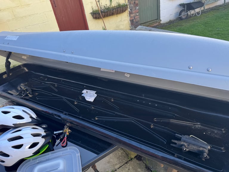 Thule xl roof box 