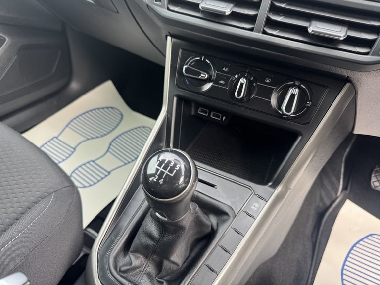 VOLKSWAGEN POLO 1.0 SE 2018
