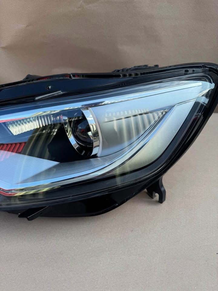 OEM PRE-LCI Audi A6 C7 Passenger Side Left Xenon Headlight | Year: 10-15
