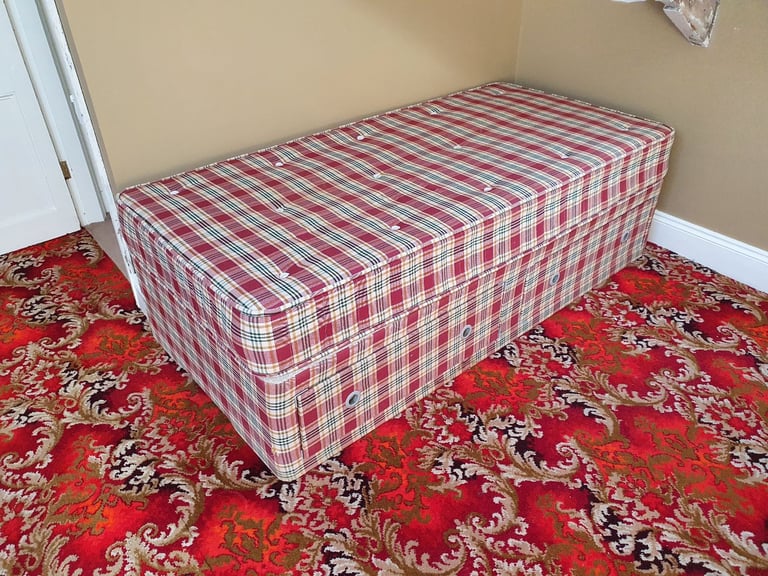 Single bed Divan with drawers and matching mattress 
