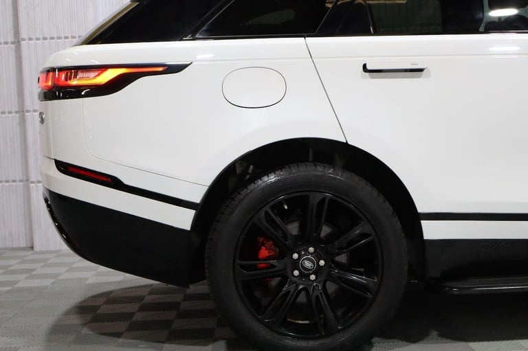 LAND ROVER RANGE ROVER VELAR 2.0 D240 R-Dynamic SE Auto 4WD Euro 6 (s/s) 5dr