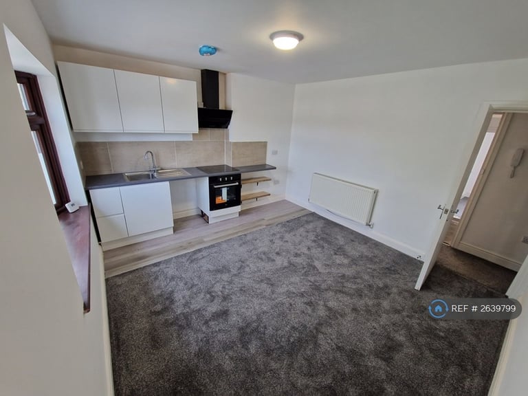 2 bedroom flat in Smisby Road, Ashby-De-La-Zouch, LE65 (2 bed) (#2639799)