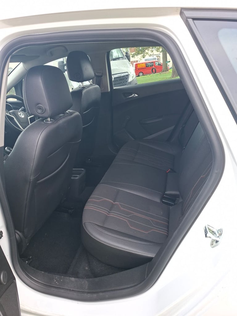 Vauxhall, ASTRA, Hatchback, 2012, Manual, 1686 (cc), 5 doors
