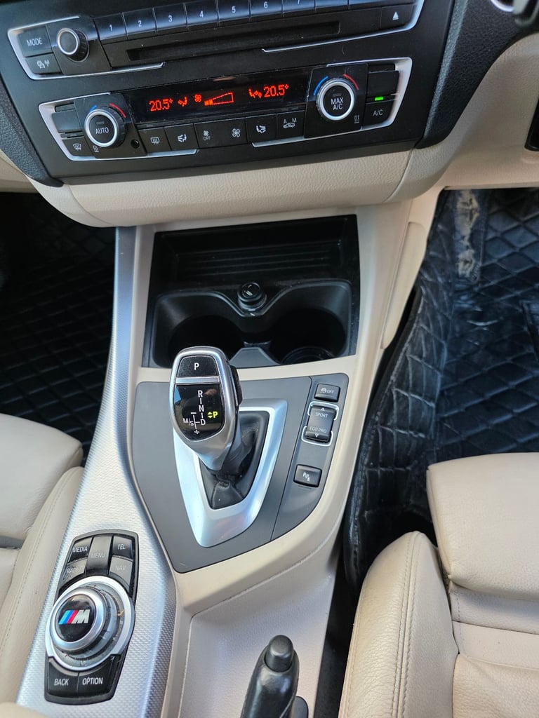 BMW, 1 SERIES, Hatchback, 2013, Semi-Auto, 1995 (cc), 3 doors