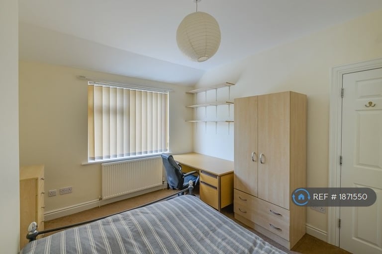 4 bedroom house in Finchley Road, Manchester, M14 (4 bed) (#1871550)
