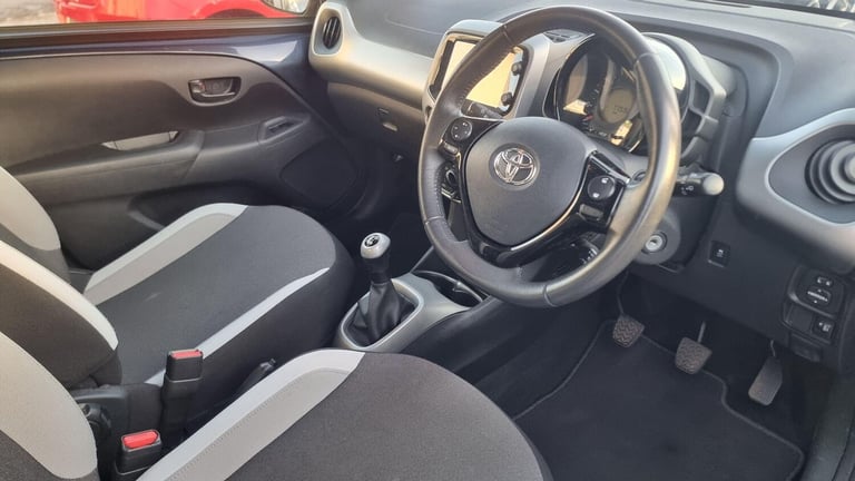 2015 Toyota AYGO 1.0 VVT-i x-play Euro 5 5dr Euro 5 HATCHBACK Petrol Manual