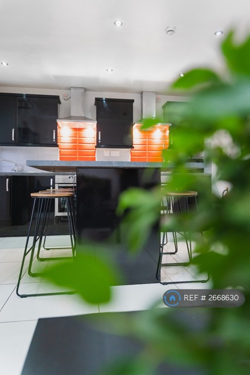 9 bedroom house in Brunswick Street, Leamington Spa, CV31 (9 bed) (#2668630)