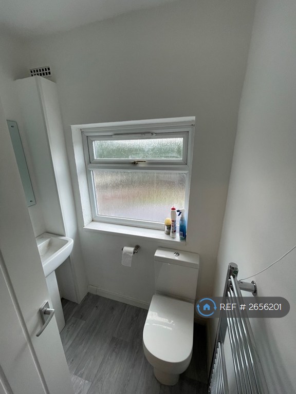1 bedroom flat in Roland Avenue, Coventry, CV6 (1 bed) (#2656201)