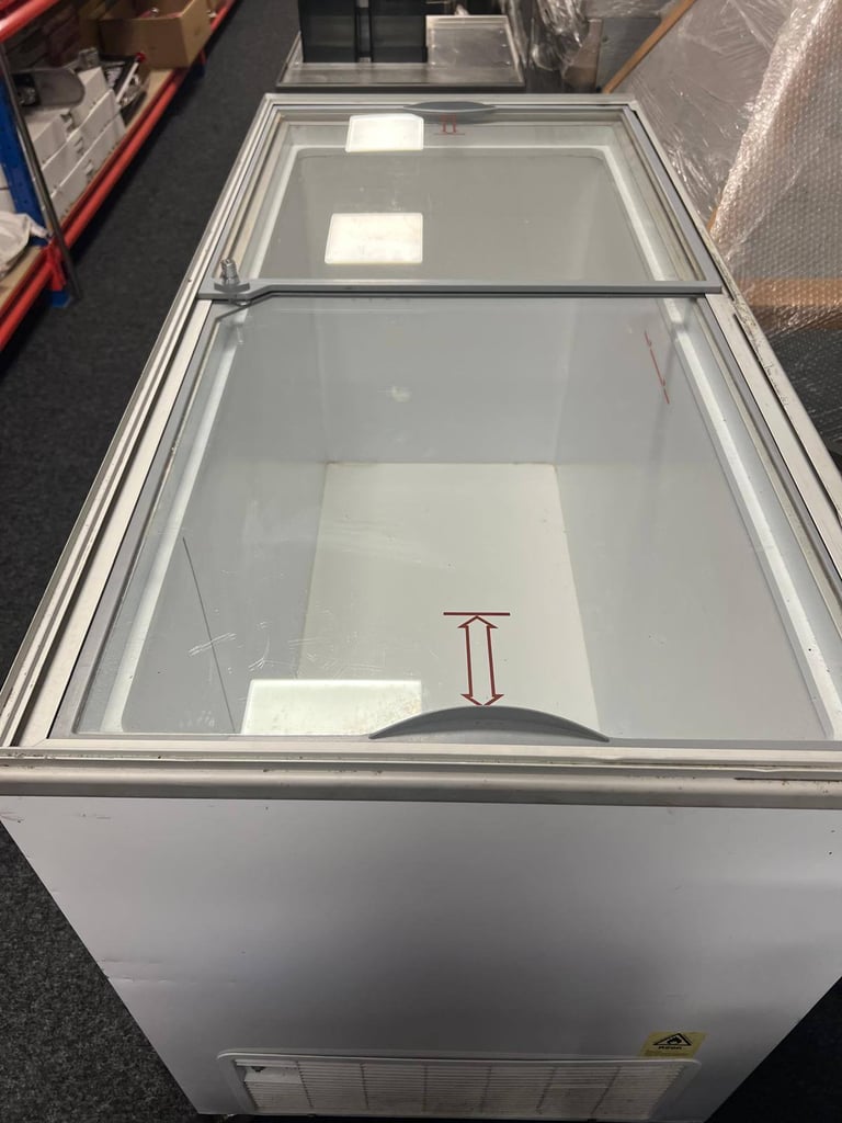 CHEST FREEZER WHITE TEFCOLD 130cm