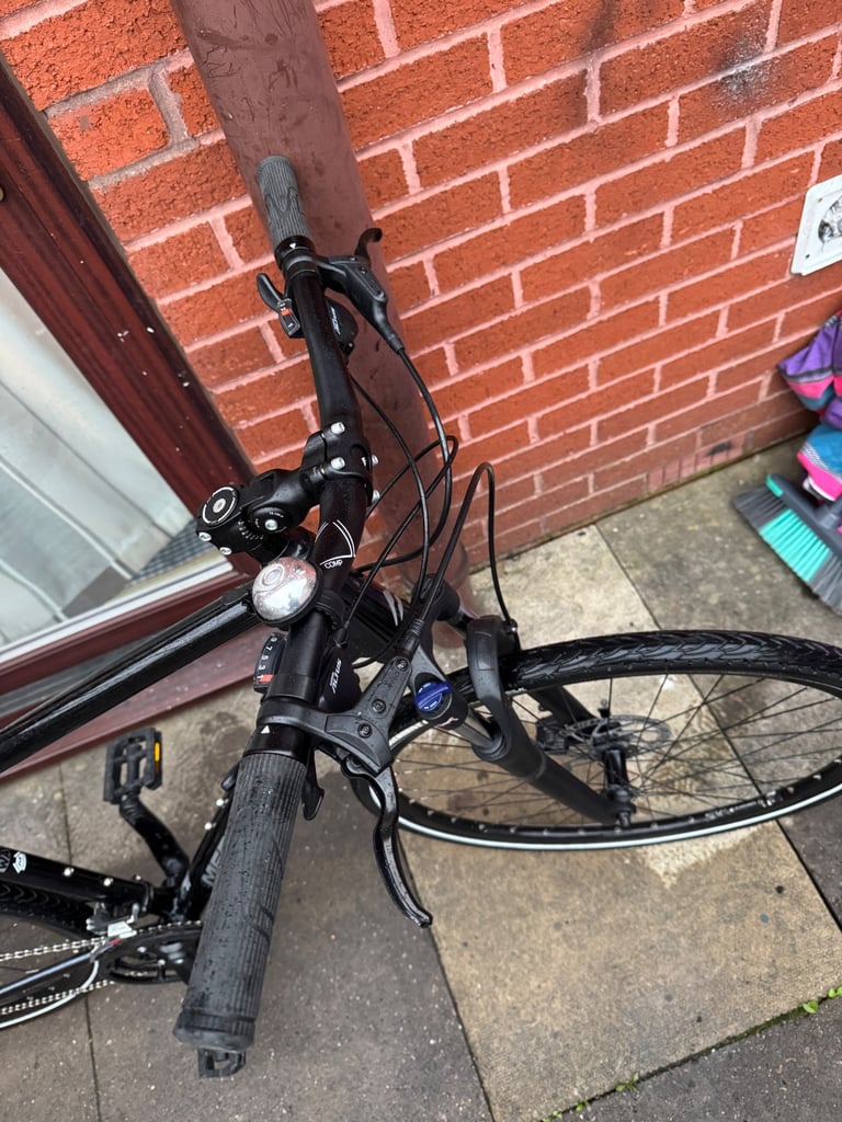 Merida Crossway 100 Men’s Hybrid Bike. Size M