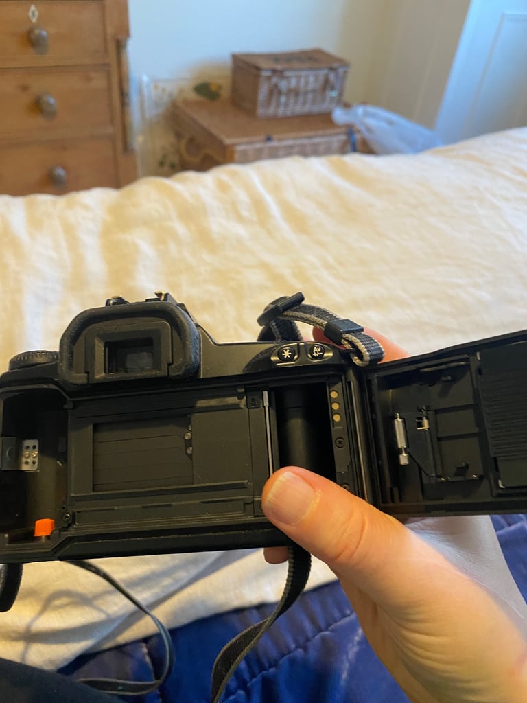 Free canon EOS 3000 for parts 