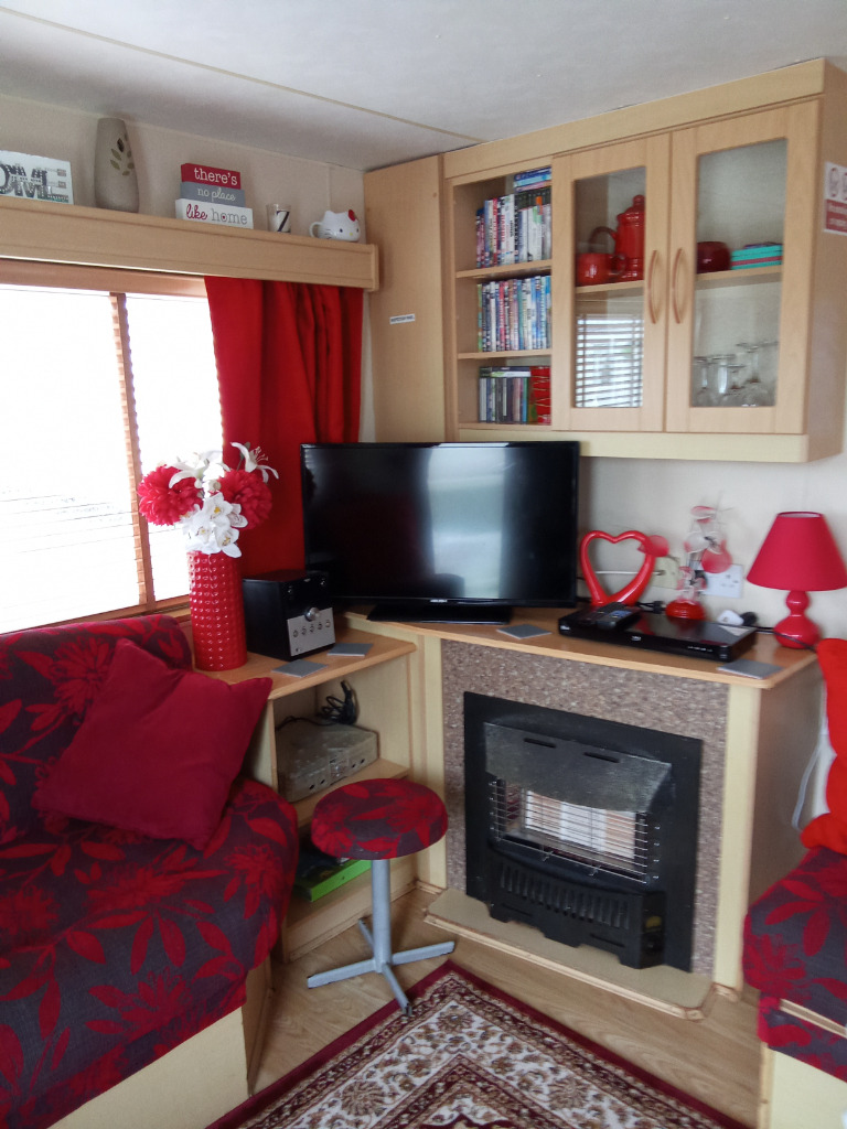 Beautiful 8 Berth 3 bedroom static caravan to rent on Happy Days Towyn North Wales