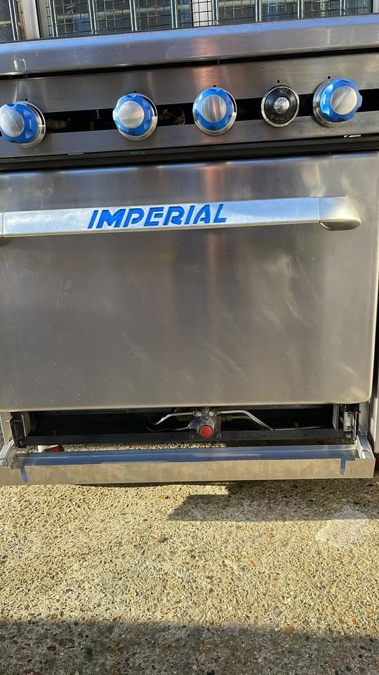 Commercial Natural Gas Imperial Six Burner Range Oven With Heavy Duty Castors