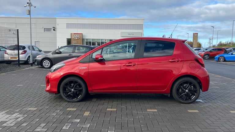 2016 Toyota Yaris 1.5 Hybrid Design 5dr CVT HATCHBACK PETROL/ELECTRIC Automatic