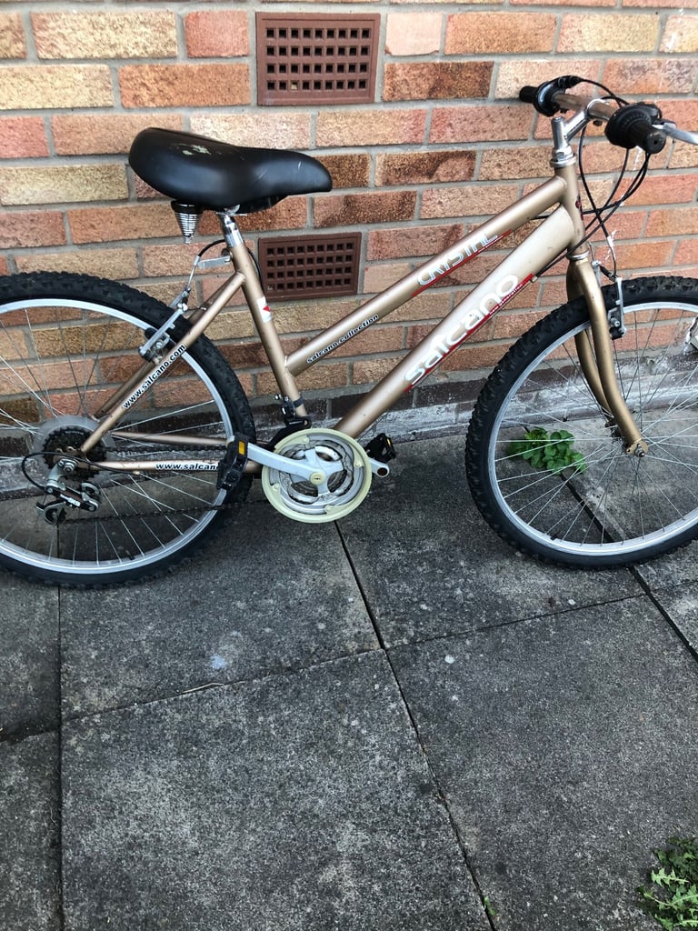 image for Salcano Bike Suit Junior/ Teenager/ Small Adult/ Woman’s /Girls/ Ladies Bike 26” Tyres wide seat