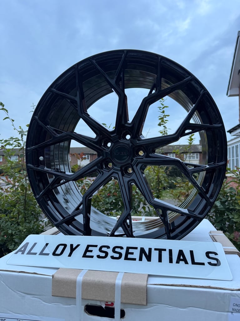 22” Riviera RF5 Alloy Wheels in Gloss Black - Ranger Rover Vogue Sport Defender Discovery