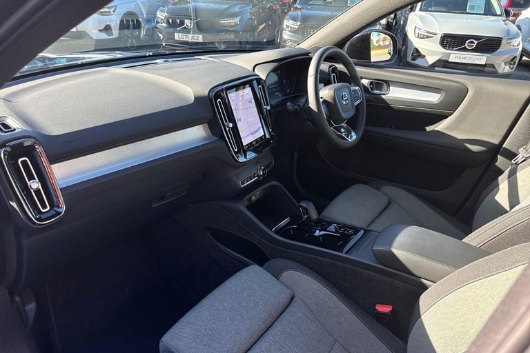 2023 Volvo XC40 2.0 B3 MHEV Plus SUV 5dr Petrol Hybrid DCT Auto Euro 6 (s/s) (163 ps) ESTATE Petr...