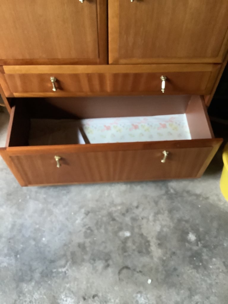 Vintage Meredew cabinet 