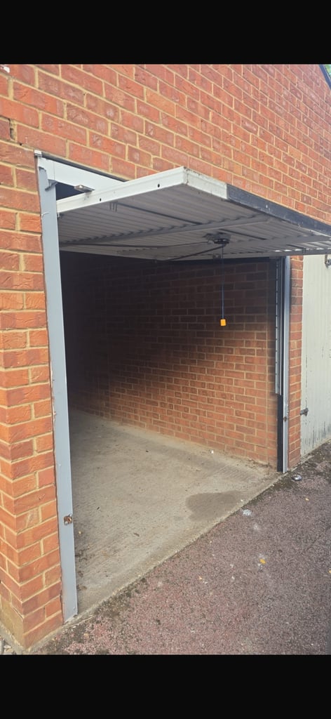 Garage to rent